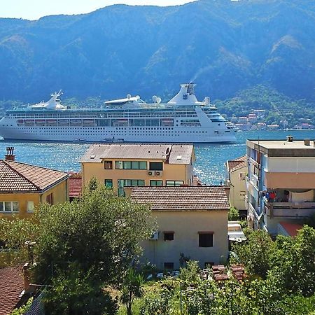 Apartment Kotor Bay Luaran gambar