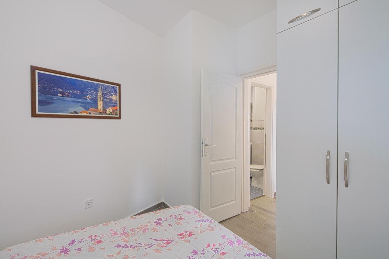 Apartment Kotor Bay Luaran gambar